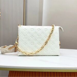 🆕️️️Louis Vuitton🆕️️️ 🆕️️️Louis Vuitton🆕️️️ Lambskin Coussin PM M57793 Cream